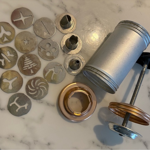 general mills Other - Vintage aluminum cookie press and cake decorator set.